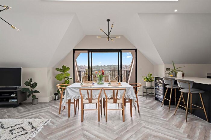 2 Bedroom Flat For Sale In Woodcrest Road, Purley, CR8