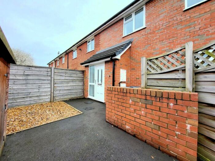 2 Bedroom Flat To Rent In Canada Street, Stockport, Greater Manchester, SK2