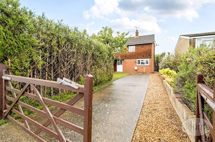 3 Bedroom Semi-detached House For Sale In Woodlands Road, Guildford, Surrey, GU1