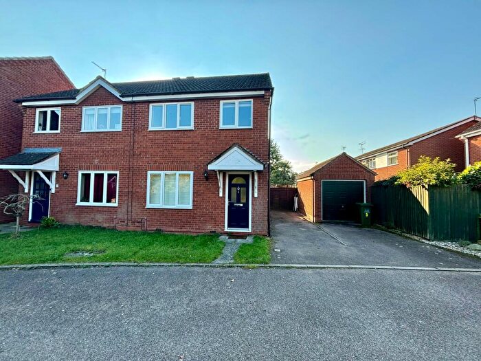 3 Bedroom Semi-Detached House To Rent In Bettridge Place, Wellesbourne, CV35