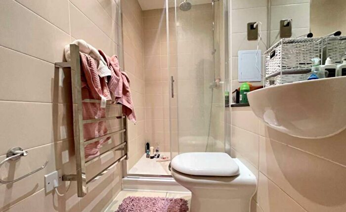 2 Bedroom Flat To Rent In Burgess Springs, Chelmsford, CM1