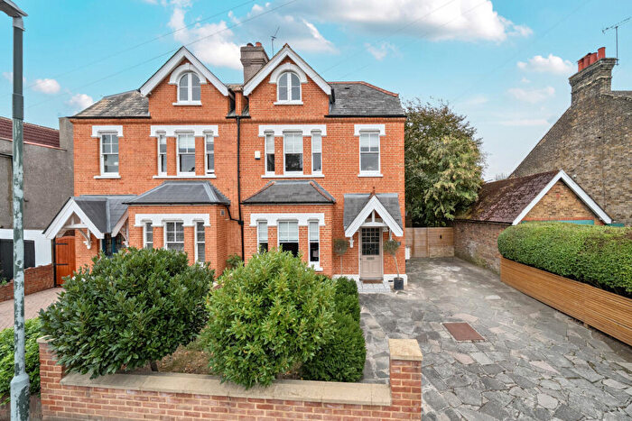 4 Bedroom Semi-Detached House For Sale In Longlands Road, Sidcup, DA15