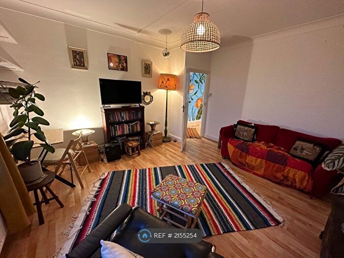 2 Bedroom Flat To Rent In Dunstans Road, London, SE22