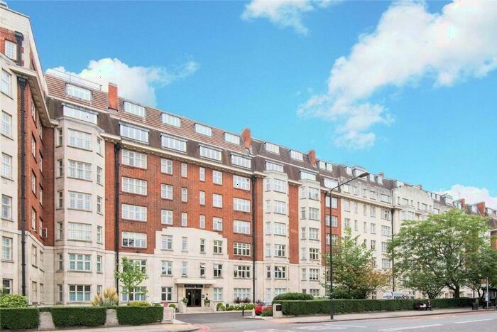 2 Bedroom Flat To Rent In Wellington Court - Wellington Road, London, NW8