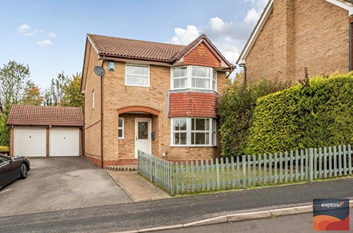 4 Bedroom Detached House For Sale In Magnus Drive, Hatch Warren, RG22