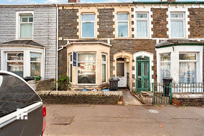 2 Bedroom Apartment For Sale In Corporation Road, Grangetown, Cardiff, CF11