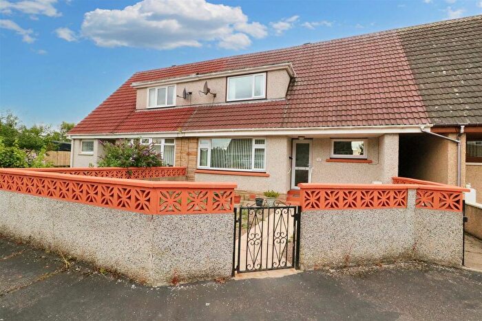 3 Bedroom Terraced House For Sale In Mill Place, Mosstodloch, IV32