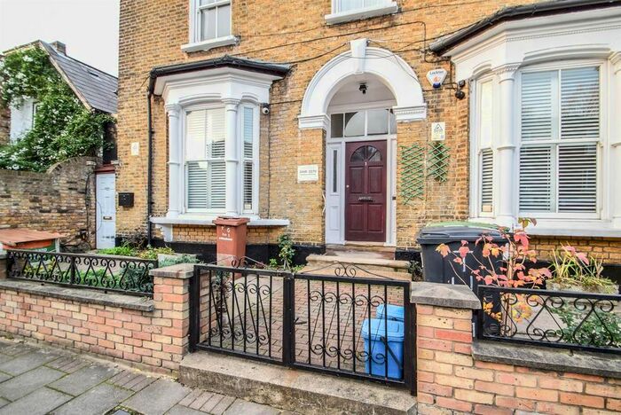 Studio To Rent In Hana Mews, Goulton Road, London, E5