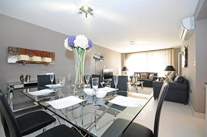 3 Bedroom Apartment To Rent In St. Johns Wood Park, London, NW8