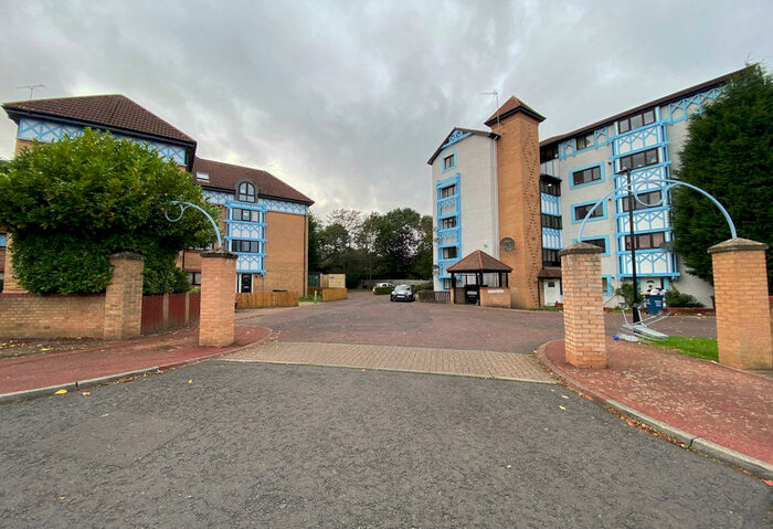 3 Bedroom Flat To Rent In Alnham Court, Fawdon, Newcastle Upon Tyne, NE3