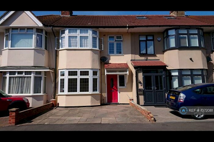 3 Bedroom Terraced House To Rent In Melton Gardens, Romford, RM1