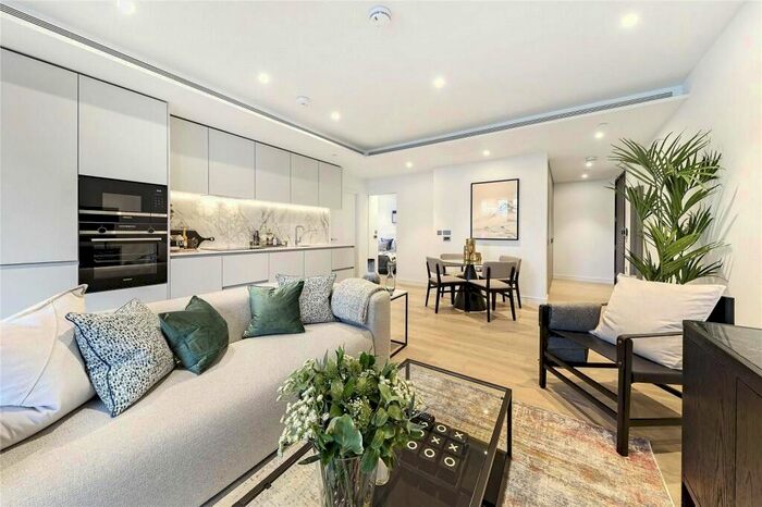 2 Bedroom Flat To Rent In Morley Road, Southwark, SE1