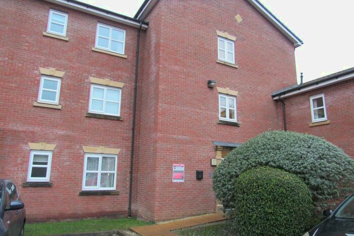 2 Bedroom Apartment To Rent In Apartment, Lawnhurst Avenue, Manchester, M23
