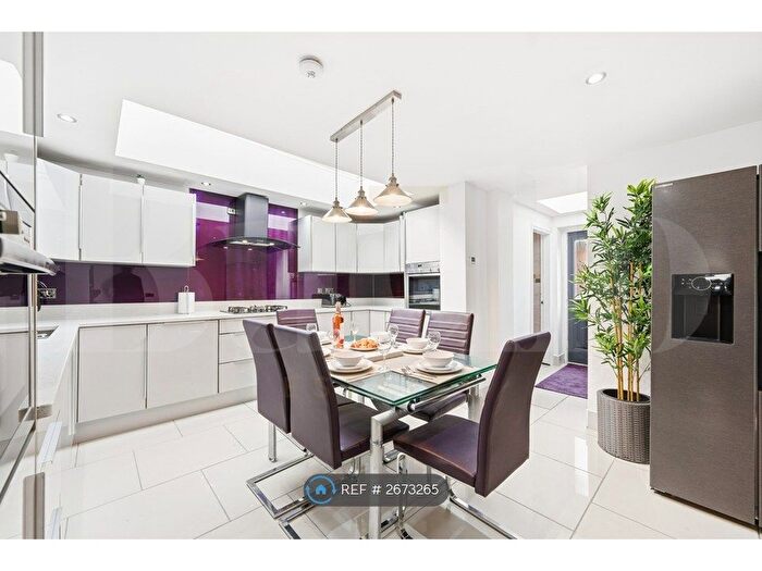 3 Bedroom Terraced House To Rent In Waterloo Road, Smethwick, B66