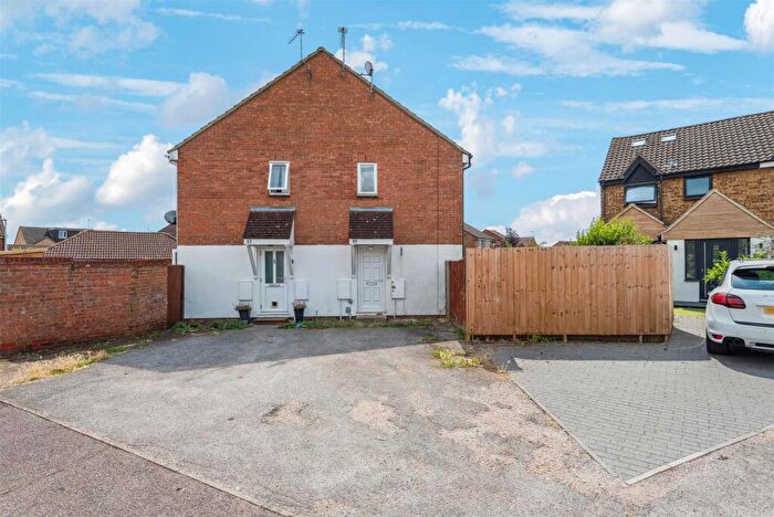 1 Bedroom House For Sale In The Hedgerows, Stevenage, SG2
