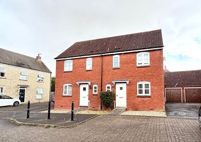 3 Bedroom Semi Detached House For Sale In Poppy Close, Calne, SN11