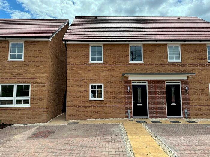 3 Bedroom Semi-Detached House To Rent In Chelburn Grove, Hampton Water, Peterborough, PE7