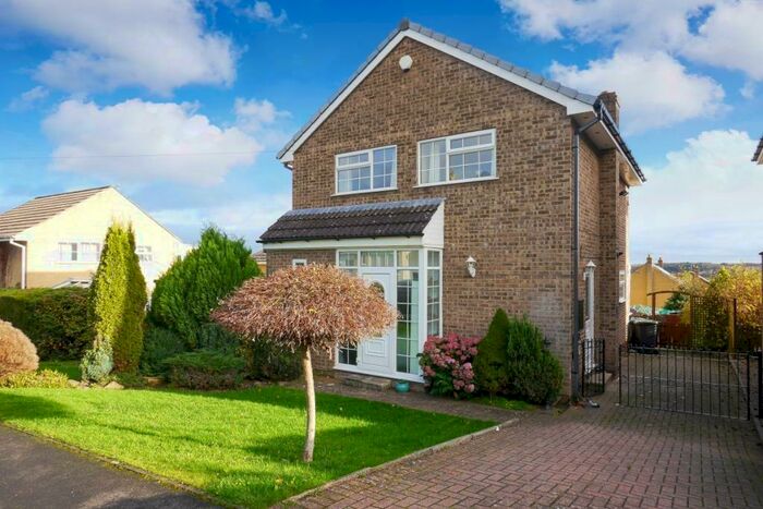 3 Bedroom Detached House To Rent In Garsdale Crescent, Baildon, Shipley, BD17