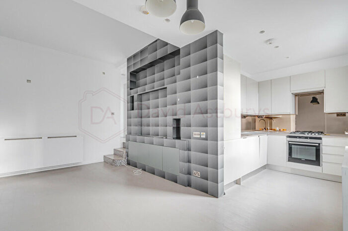 2 Bedroom Apartment To Rent In Granville Road, North Finchley, London, N12