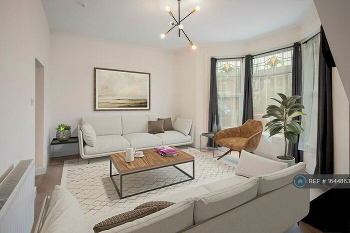 2 Bedroom Maisonette To Rent In Beech Terrace, Blackpool, FY3