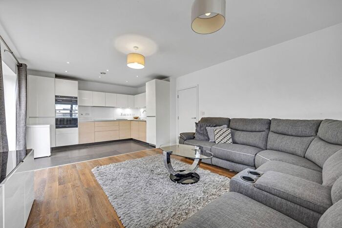 2 Bedroom Flat For Sale In St Clements Avenue, Harold Wood, RM3