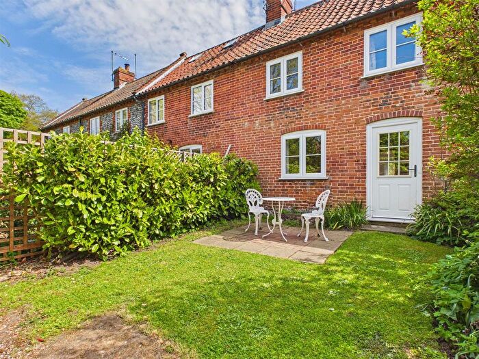 2 Bedroom Terraced House For Sale In The Common, Hanworth, NR11
