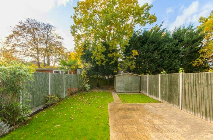 4 Bedroom Semi-Detached House To Rent In West Avenue, Finchley, London, N3