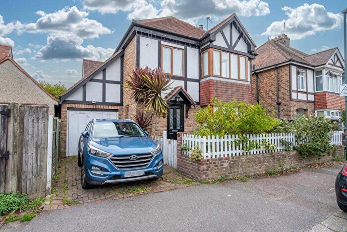 4 Bedroom Detached House For Sale In Wellington Road, Bognor Regis, PO21