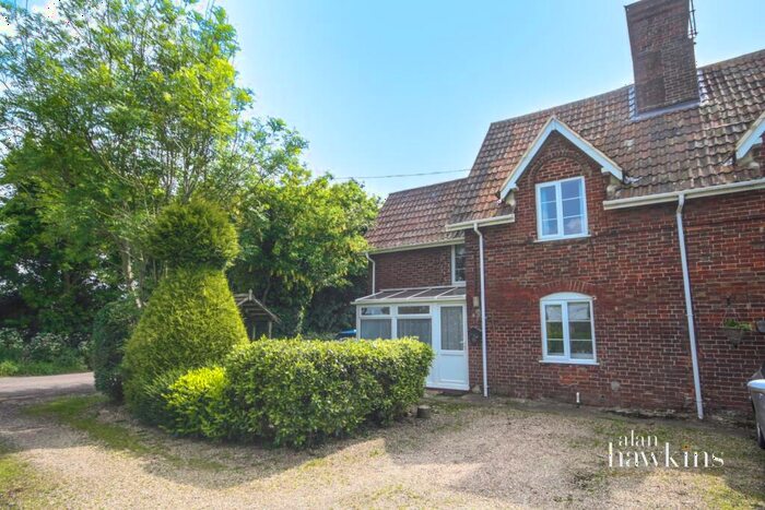 2 Bedroom Semi-Detached House To Rent In Spillmans Cottages, Hilmarton, SN11