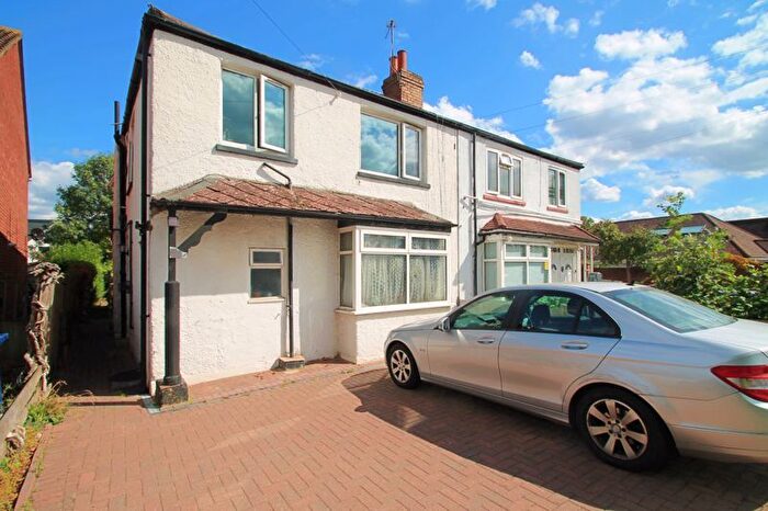 2 Bedroom Maisonette For Sale In Eastmead Avenue, Greenford, UB6