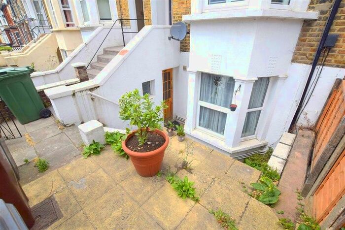 1 Bedroom Flat To Rent In North Birbeck Road, Leytonstone, E11