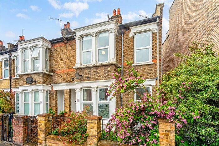 2 Bedroom Property To Rent In Junction Road, London, W5