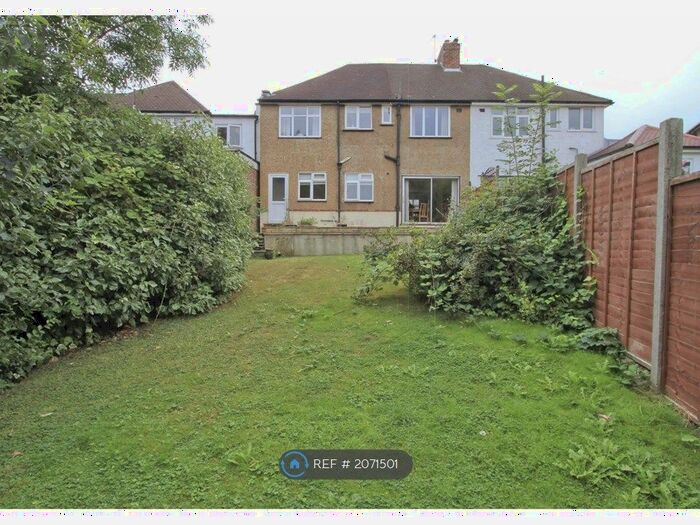 5 Bedroom Semi-Detached House To Rent In Danemead Grove, Northolt, UB5