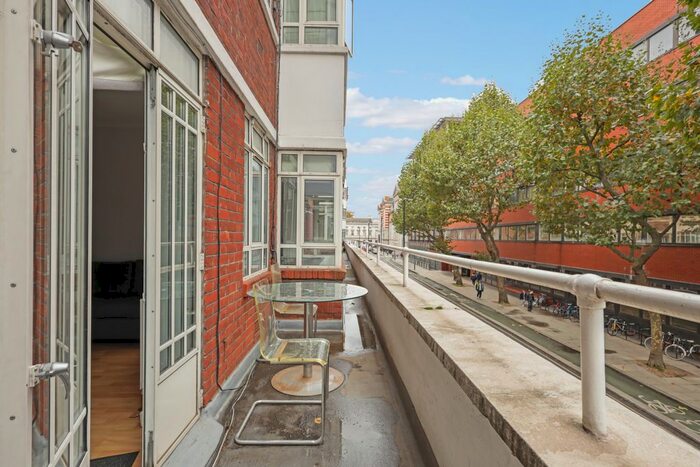 2 Bedroom Flat To Rent In University Street, Fitzrovia, London, WC1E