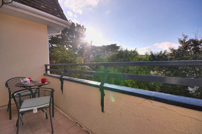 2 Bedroom Flat To Rent In Brownsea Road, Mansard Court, BH13