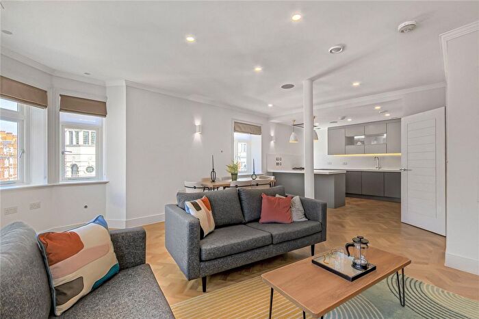 3 Bedroom Flat To Rent In New Cavendish Street, London, W1G
