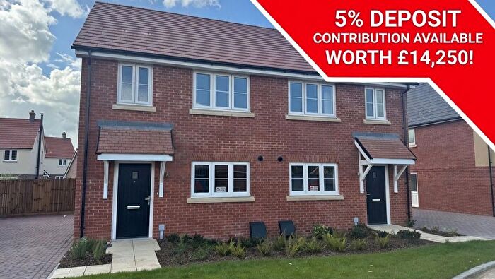 3 Bedroom Semi Detached House For Sale In Buckenham Road, Attleborough, NR17