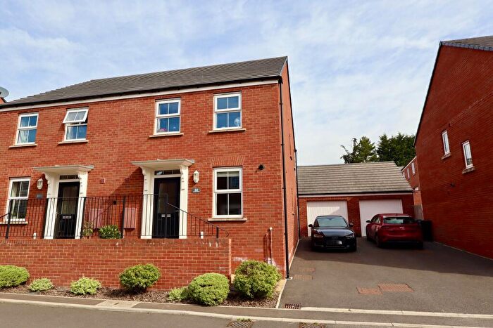 3 Bedroom Semi Detached House For Sale In Feltham Close, Wells, BA5