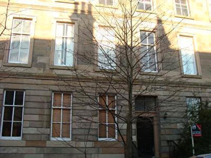 3 Bedroom Flat To Rent In Ruskin Place, Glasgow, Glasgow City, G12