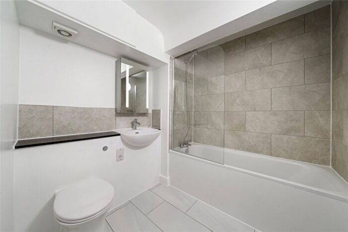 1 Bedroom Flat For Sale In Manor Gardens, London, N7