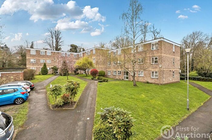 2 Bedroom Apartment For Sale In Addington Road, Reading, Berkshire, RG1