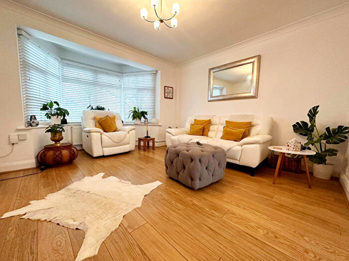 4 Bedroom Detached House To Rent In Cathcart Drive, Orpington, BR6