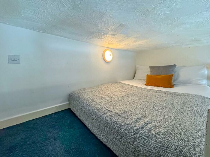 1 Bedroom Flat To Rent In Hyde Park Road, Leeds, LS6