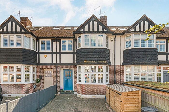 4 Bedroom Terraced House For Sale In Lincoln Avenue, Twickenham, TW2