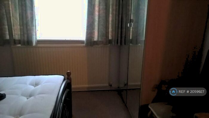 2 Bedroom Flat To Rent In Kenton Road, Harrow, HA3