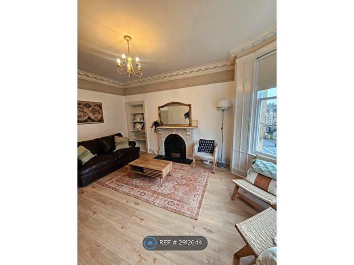 3 Bedroom Flat To Rent In Princes St, Stirling, FK8
