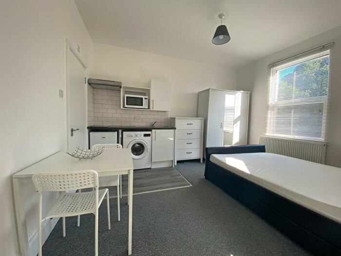 Studio To Rent In Lancaster Road, Finsbury Park, E4