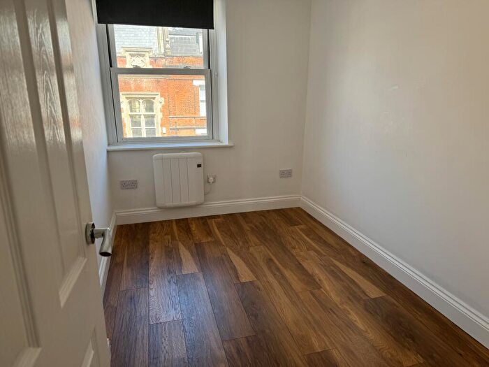 2 Bedroom Flat To Rent In Sandgate Road, Folkestone, CT20