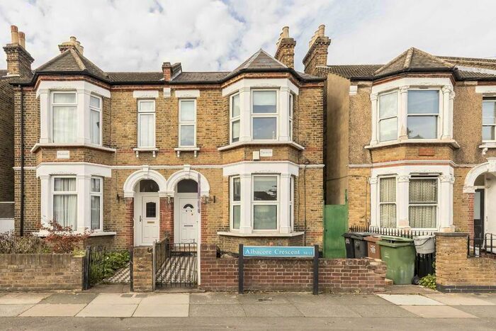 4 Bedroom Semi-Detached House To Rent In Albacore Crescent, London, SE13