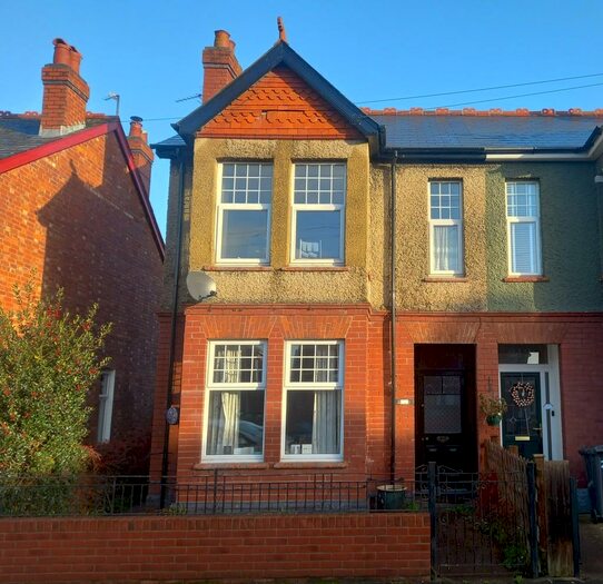 3 Bedroom Semi-Detached House To Rent In Linden Road, Gloucester, GL1